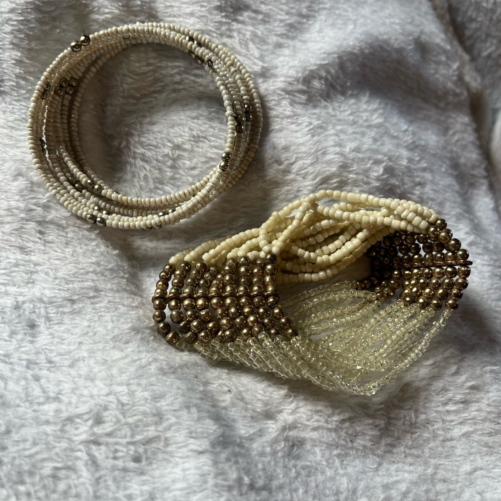 Elegant Gold and Cream Beaded Bracelet Set - Picture 5 of 14